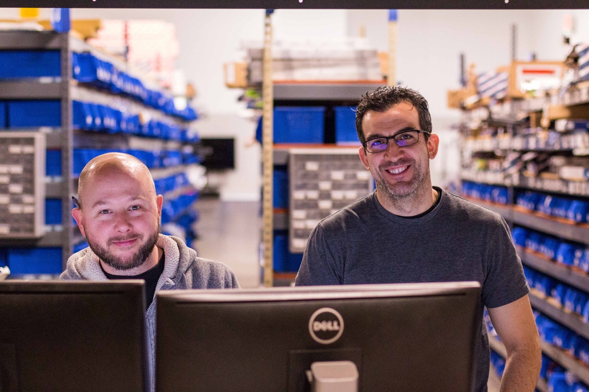 distribution-center-associates
