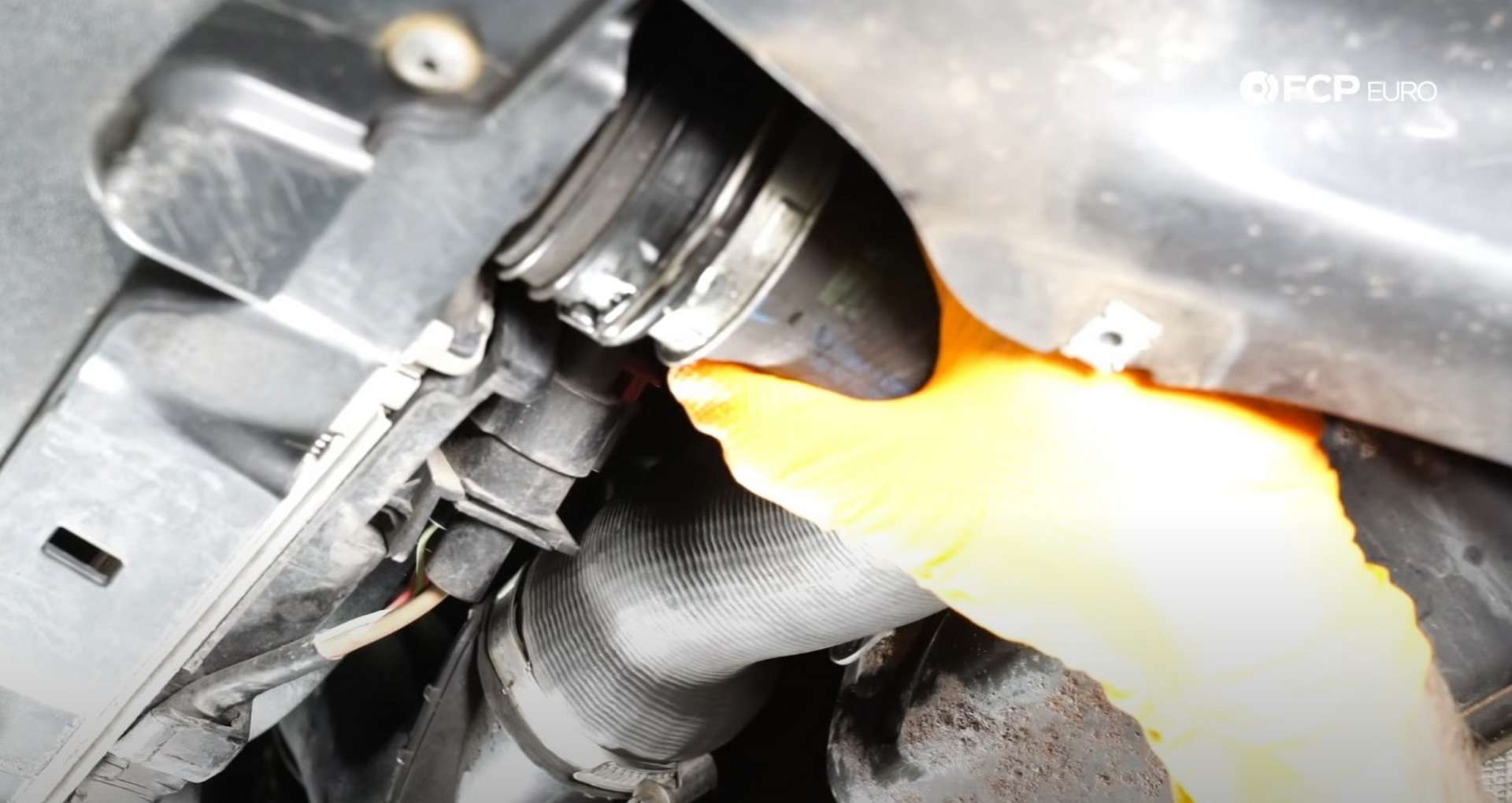 37-DIY-Mk5-GTI-Oil-FIlter-Housing_Reinstalling-Intake