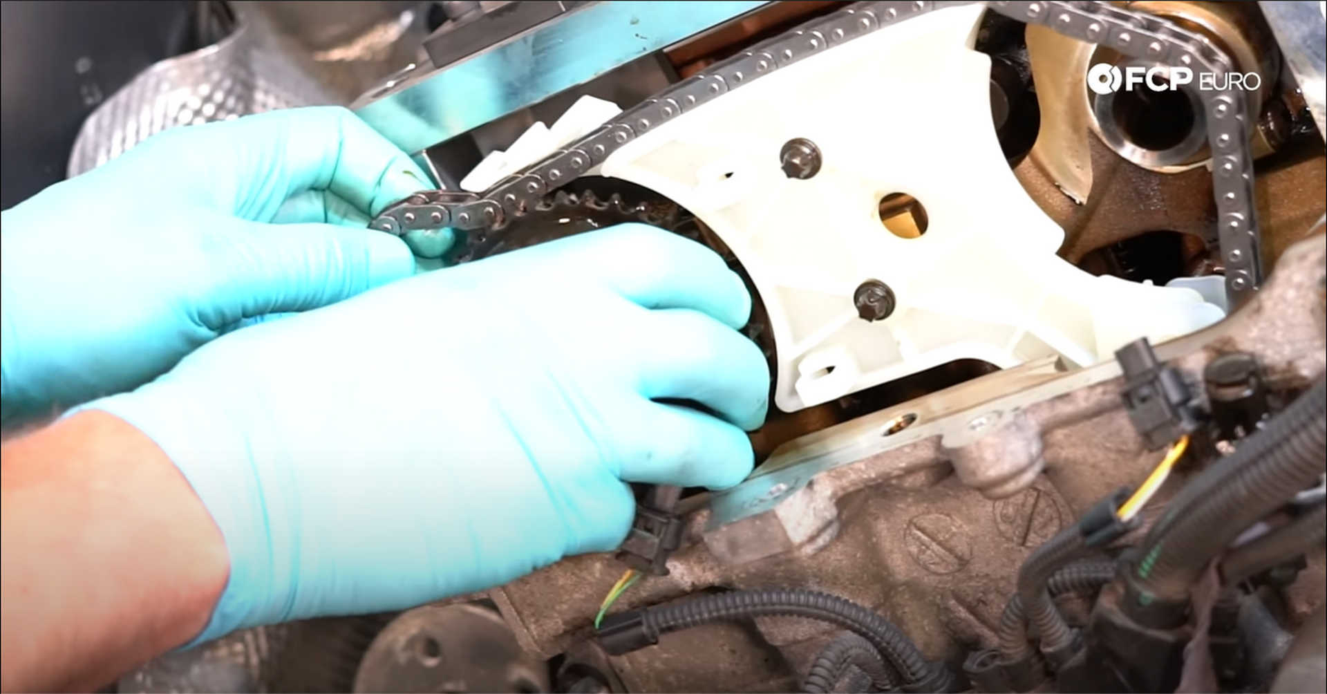 DIY BMW N20 Timing Chain installing the exhaust camshaft sprocket