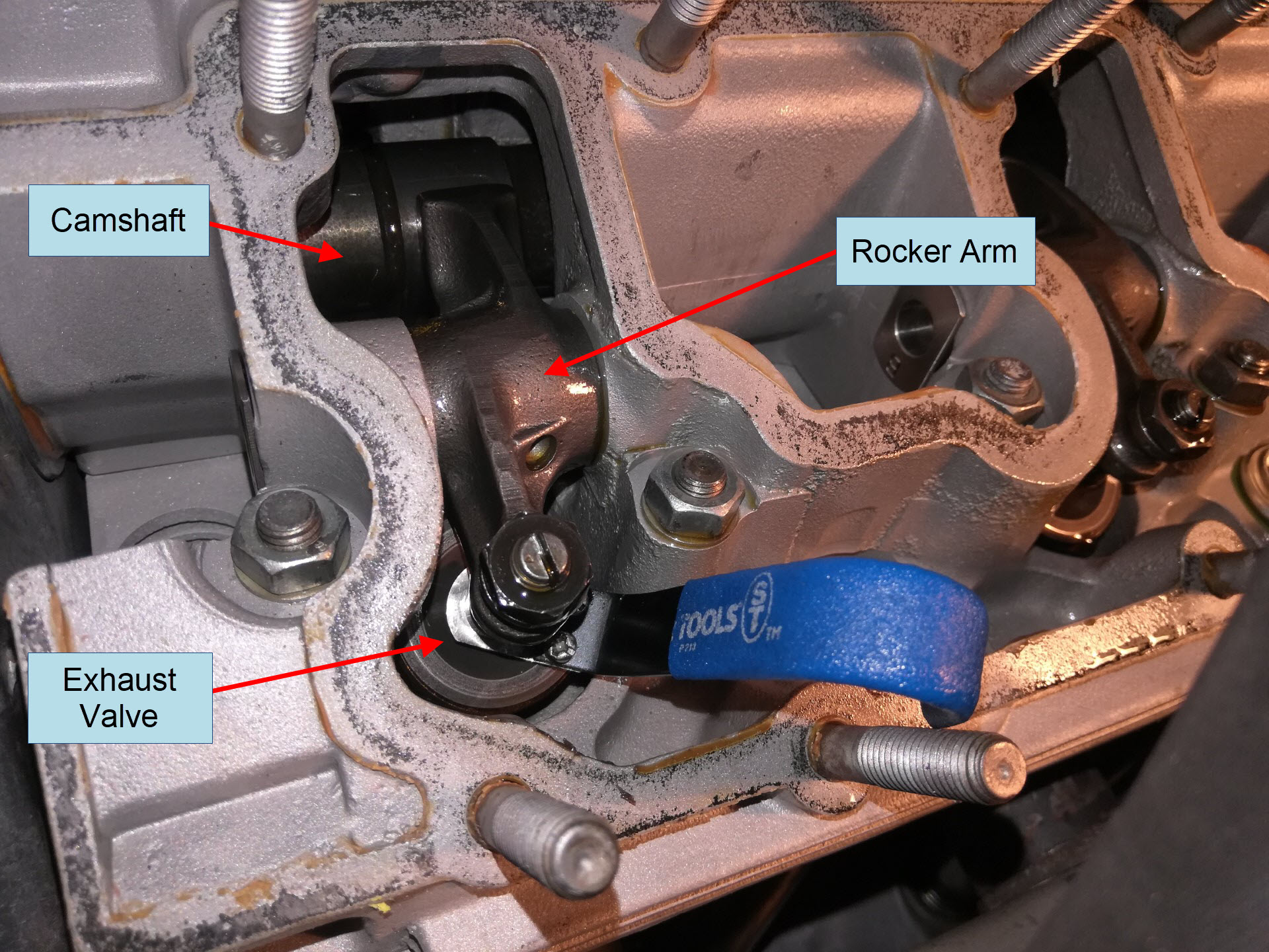 Air-cooled Porsche 911 exhaust valve adjustment