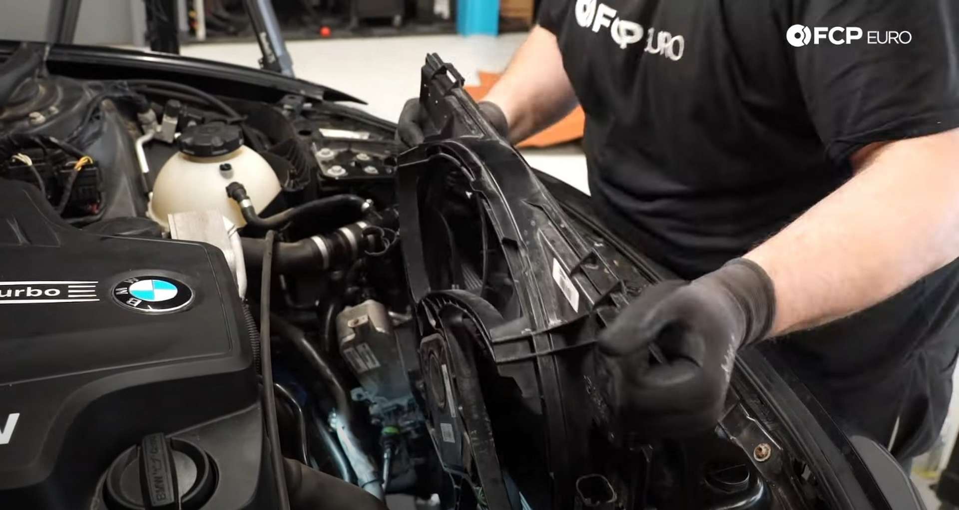 DIY BMW F30 Radiator Replacement fitting the fan
