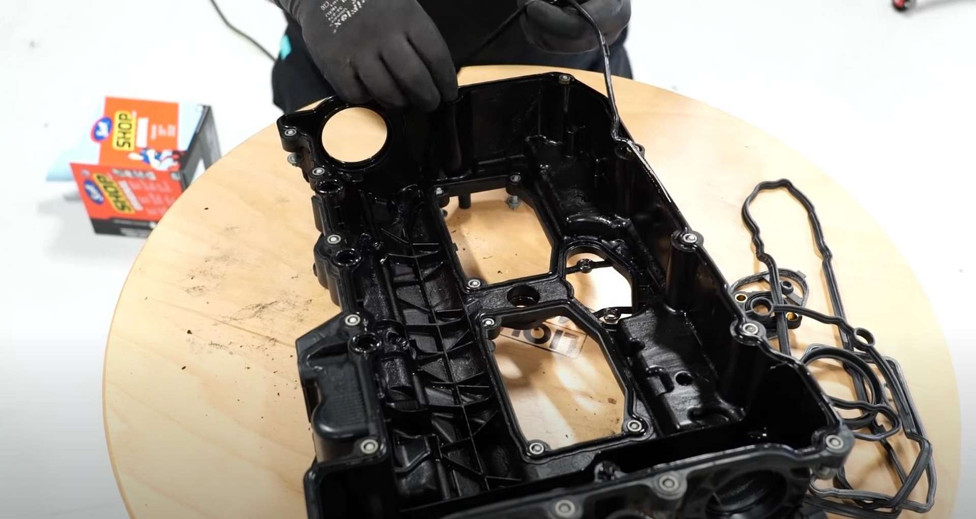 22-DIY-BMW-F30-Valve-Cover-Replacement_Replacing-Valve-Cover