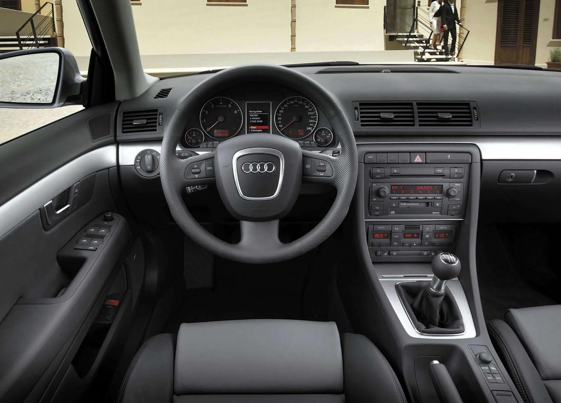 15_Audi A4 2.0t B7 Quattro interior