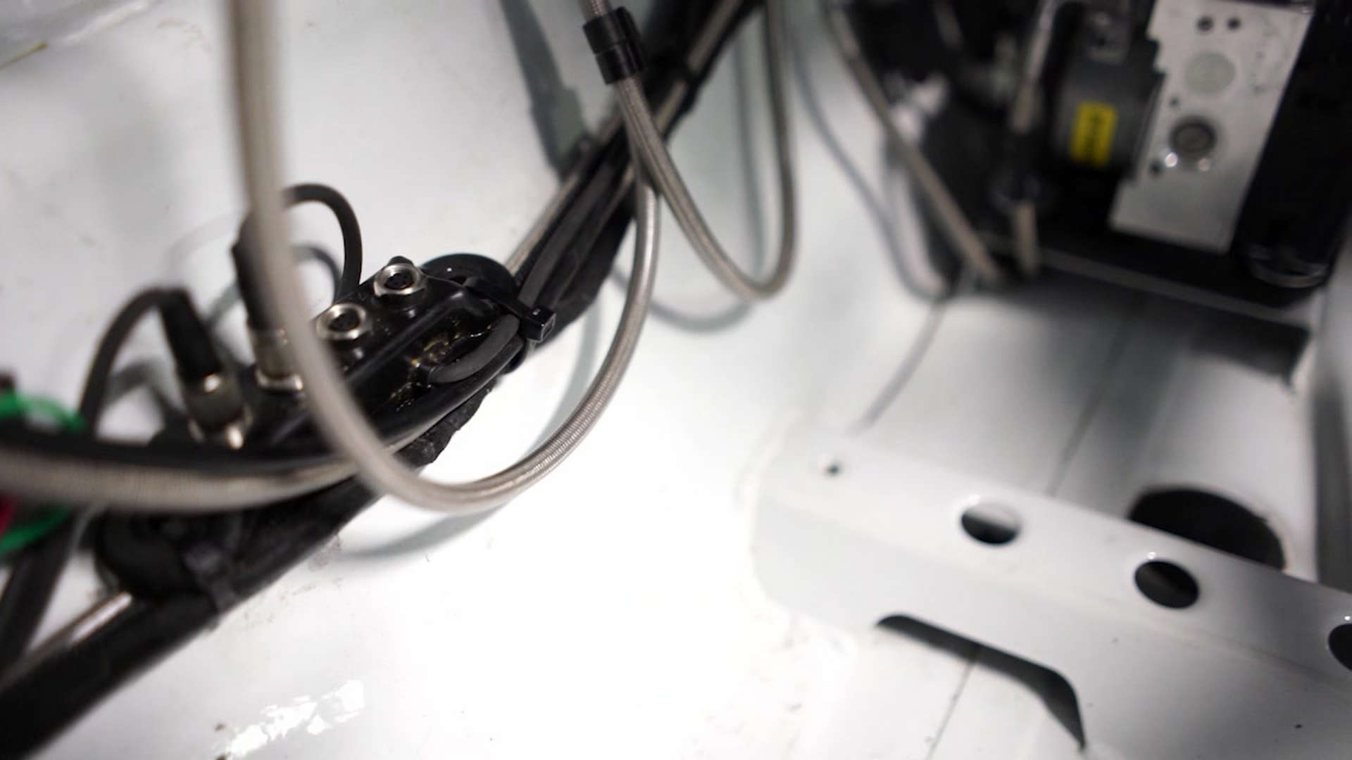 racing-brakes-brake-lines