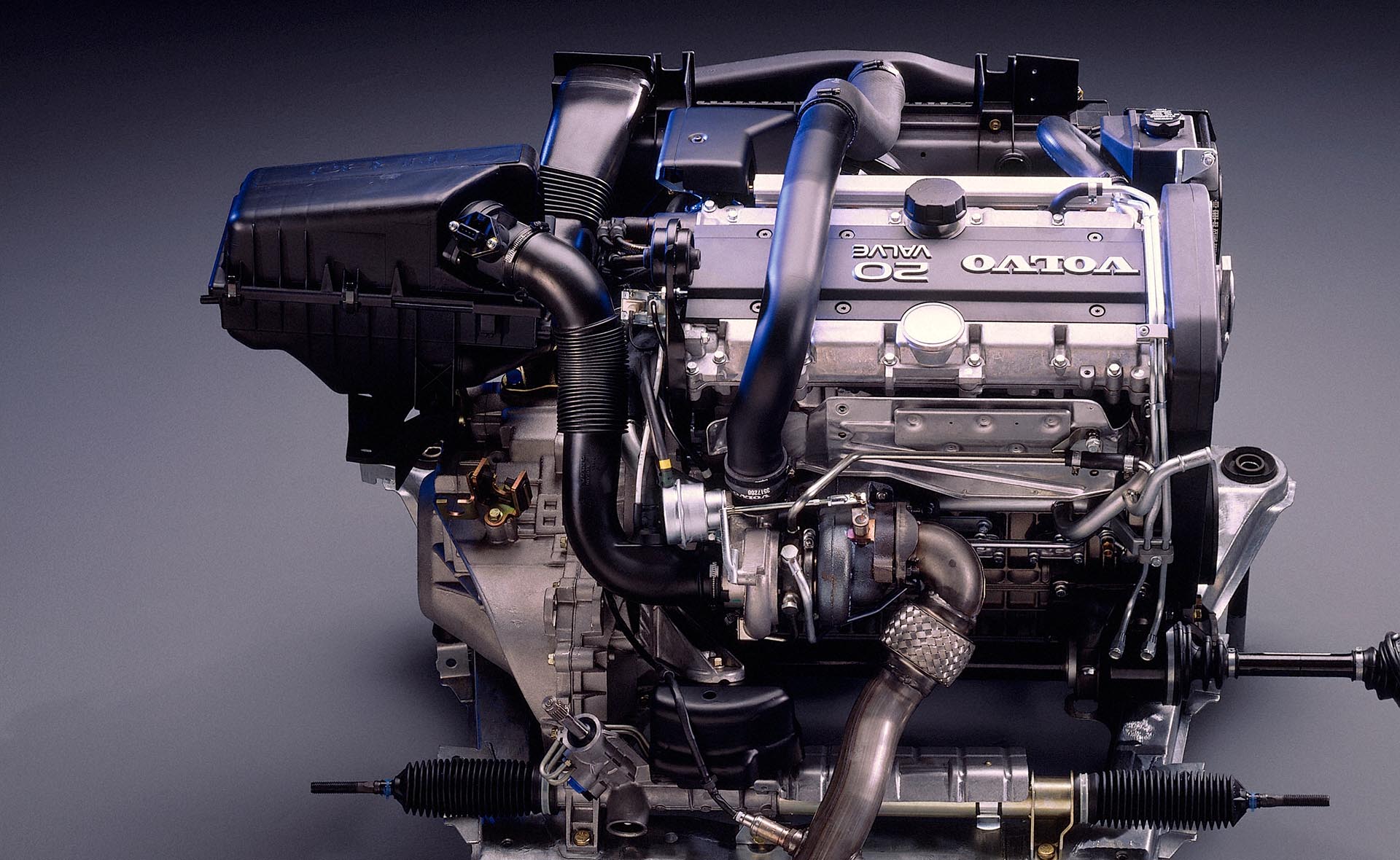 12_Volvo 2.4 5-cyl turbo engine