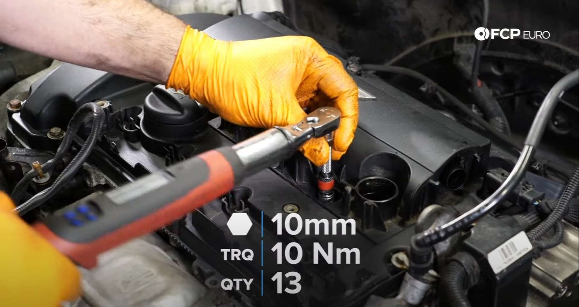 DIY MINI R56 Timing Chain Replacement torquing the valve cover bolts