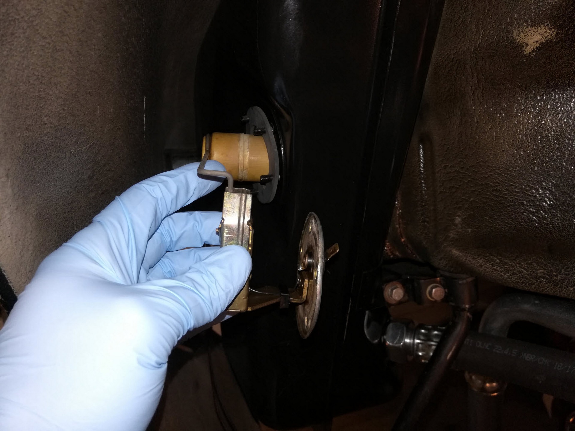 Porsche 911 Oil Tank Level Sensor Install