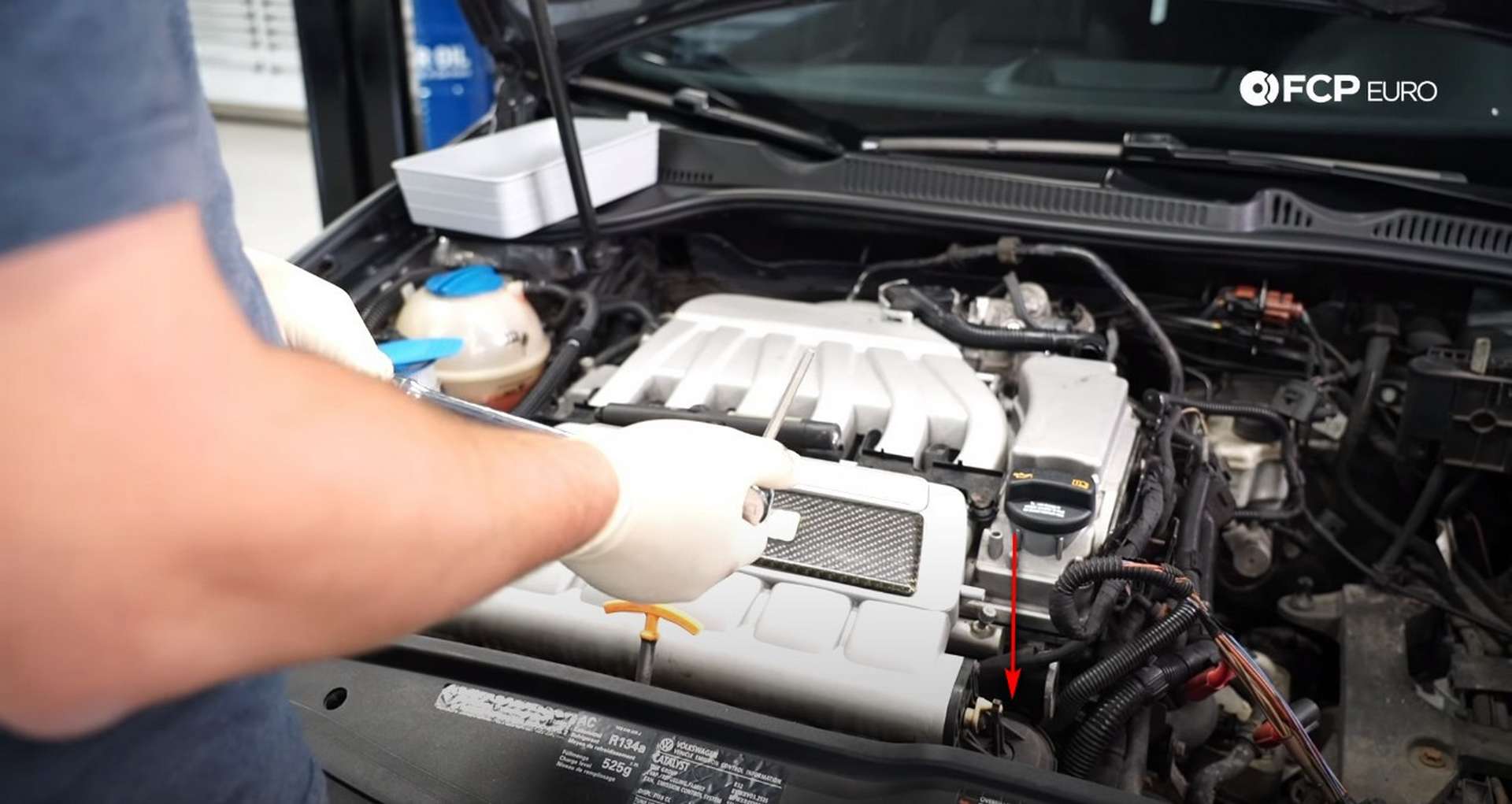 32-DIY-VW-VR6-Valve-Cover-Gasket-Clearing-Engine