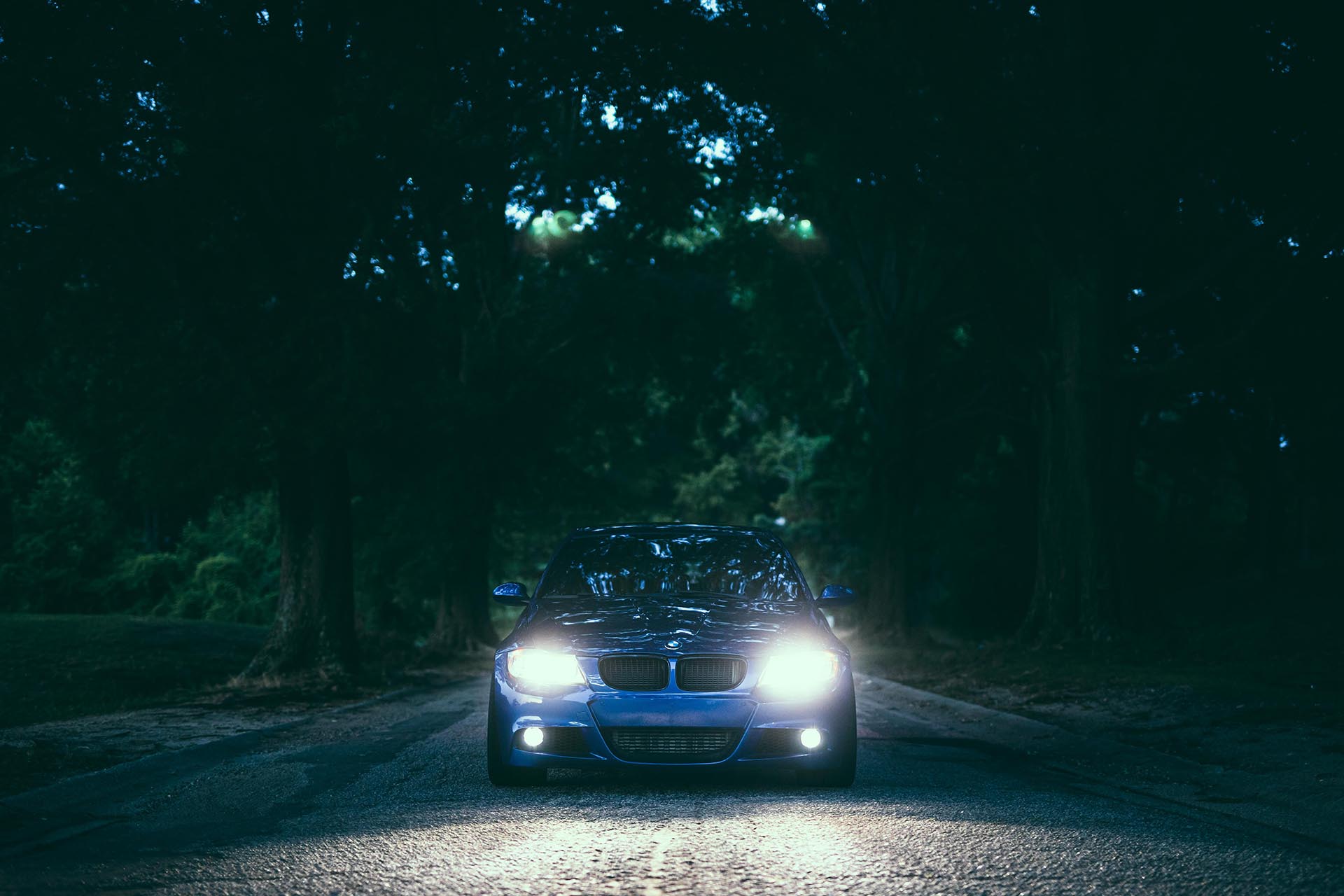 01_BMW E91 335d front in shadow