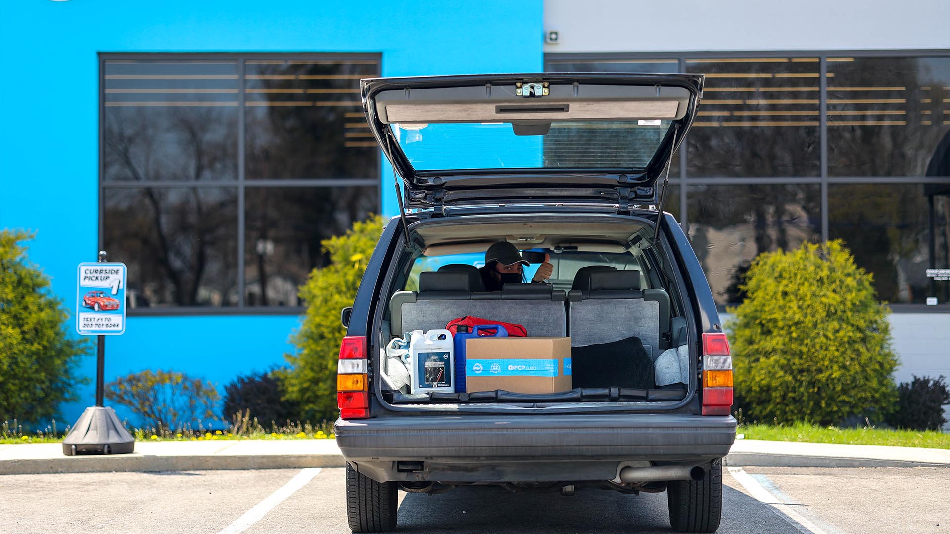 curbside-pickup-3
