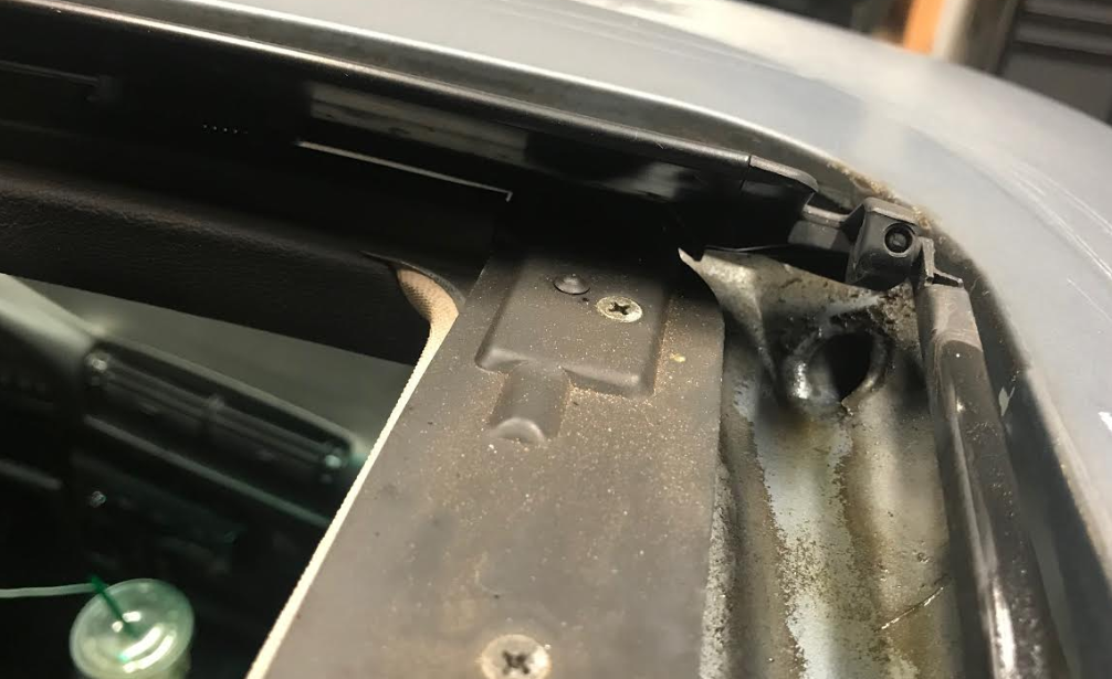 BMW E30 Sunroof Drain Port
