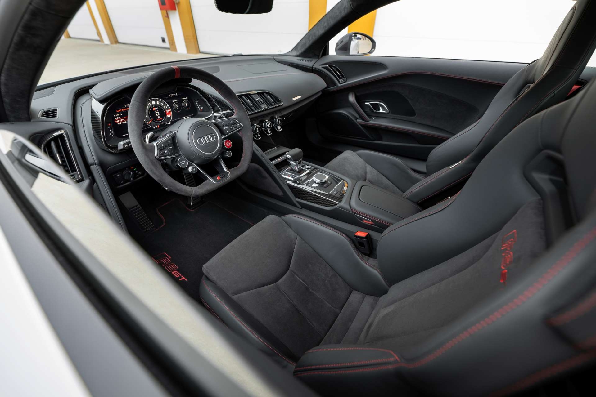2023 Audi R8 V10 GT RWD Interior