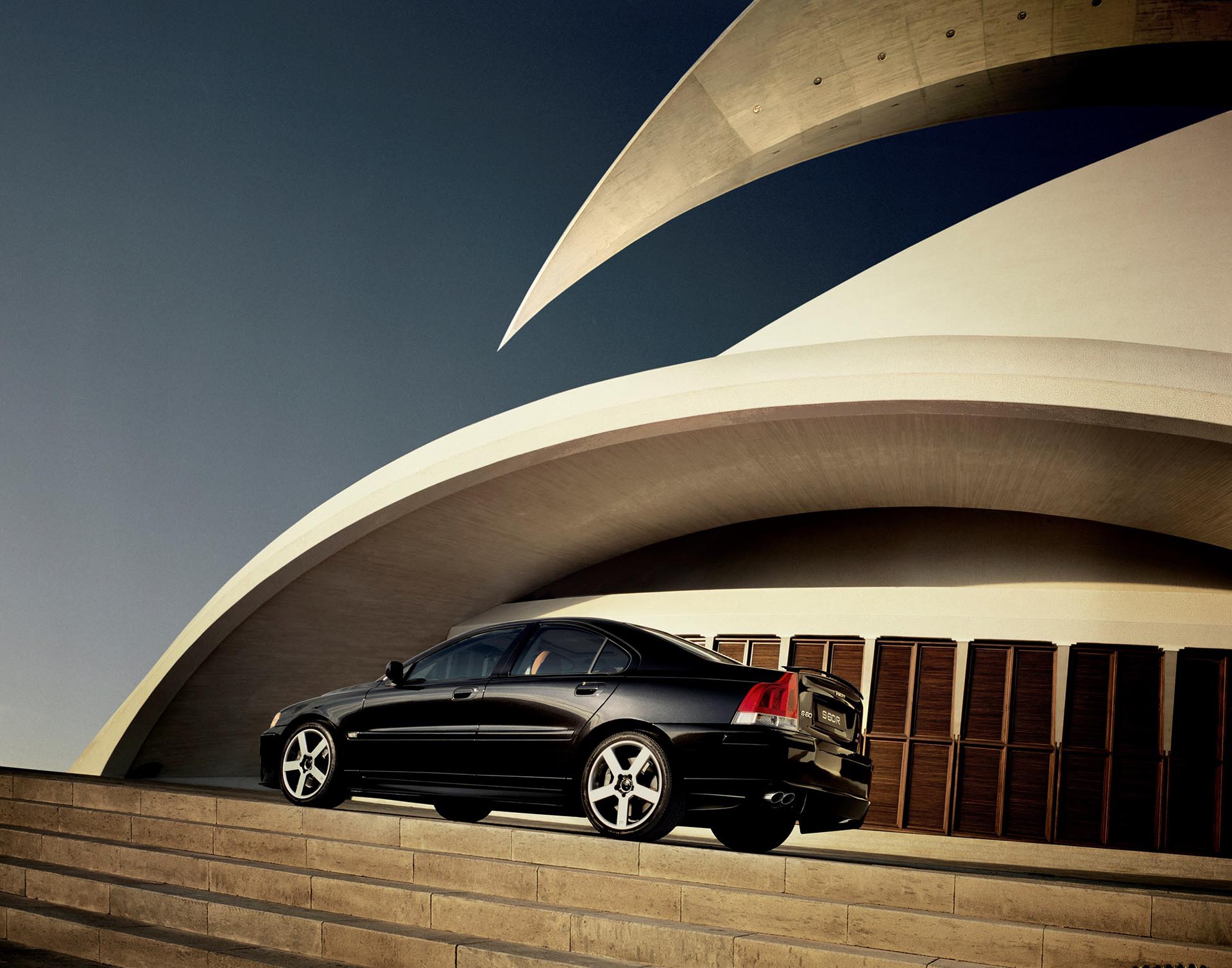 10_Volvo S60R AWD rear