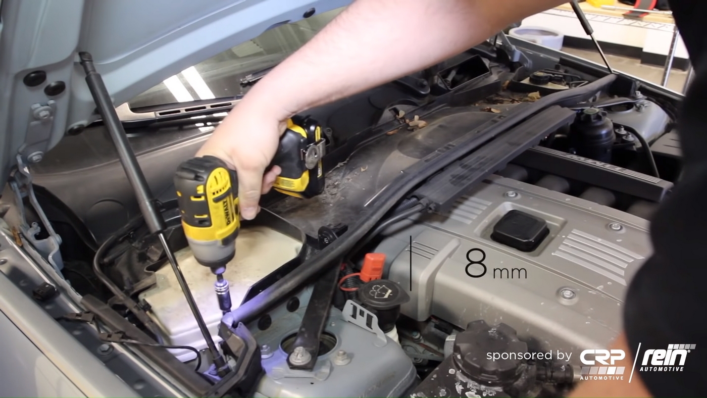 BMW E90 Cowl Removal 3