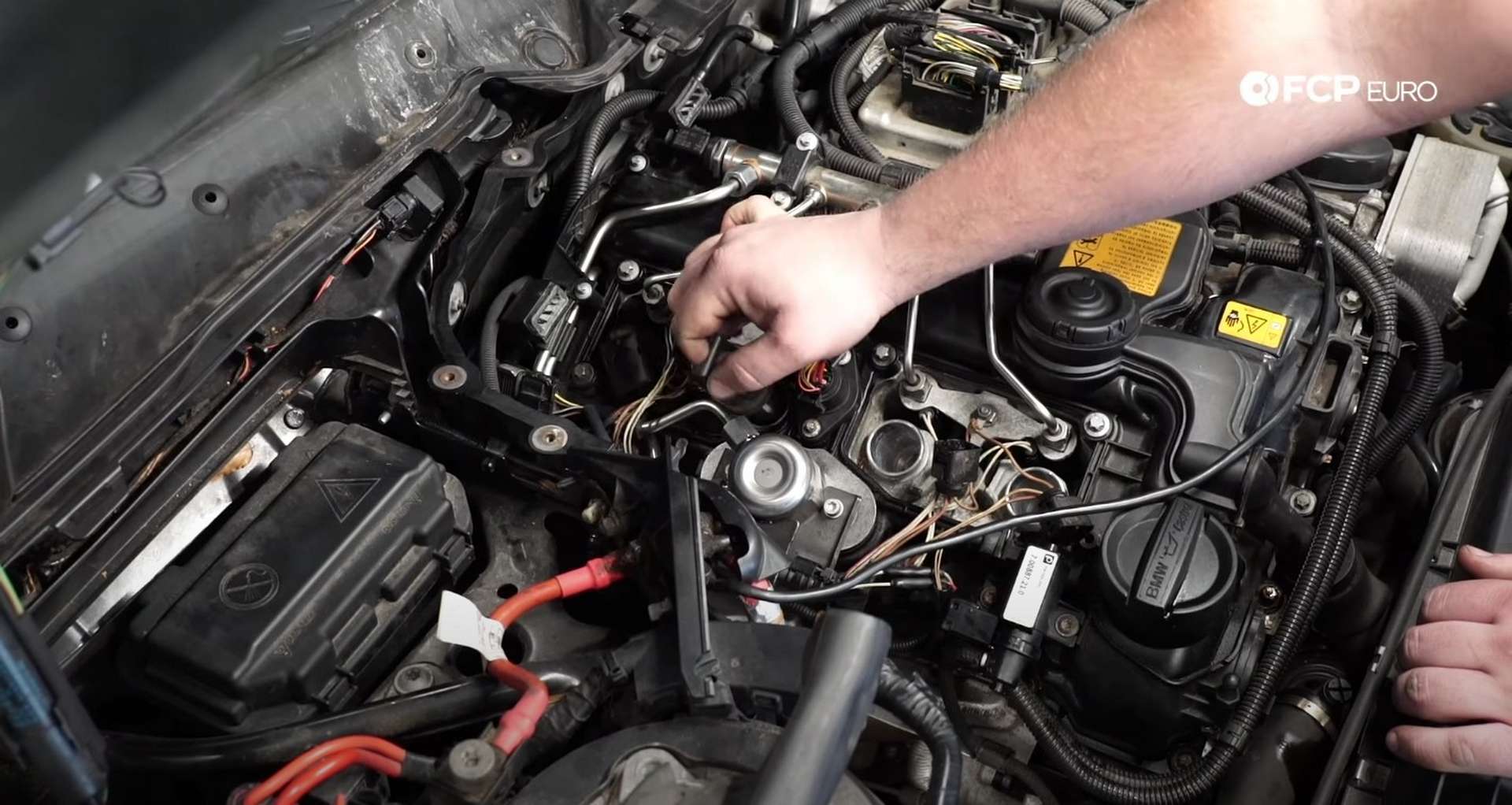 08-DIY-BMW-F30-Valve-Cover-Replacement_Removing-Cylinder-Head-Wiring