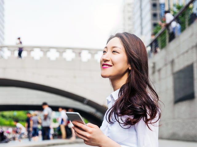 woman learning about why she should learn a language with berlitz