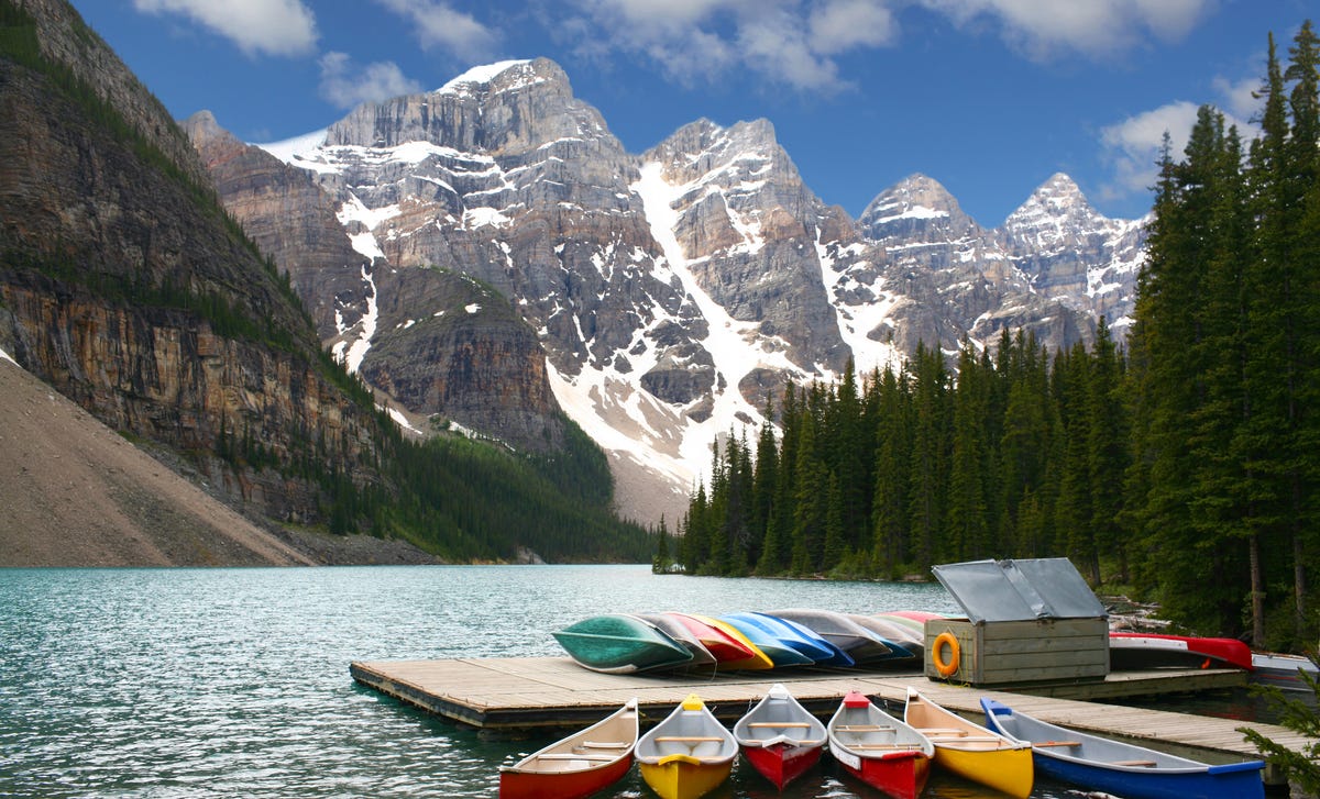 mountain landscape in alberta canada