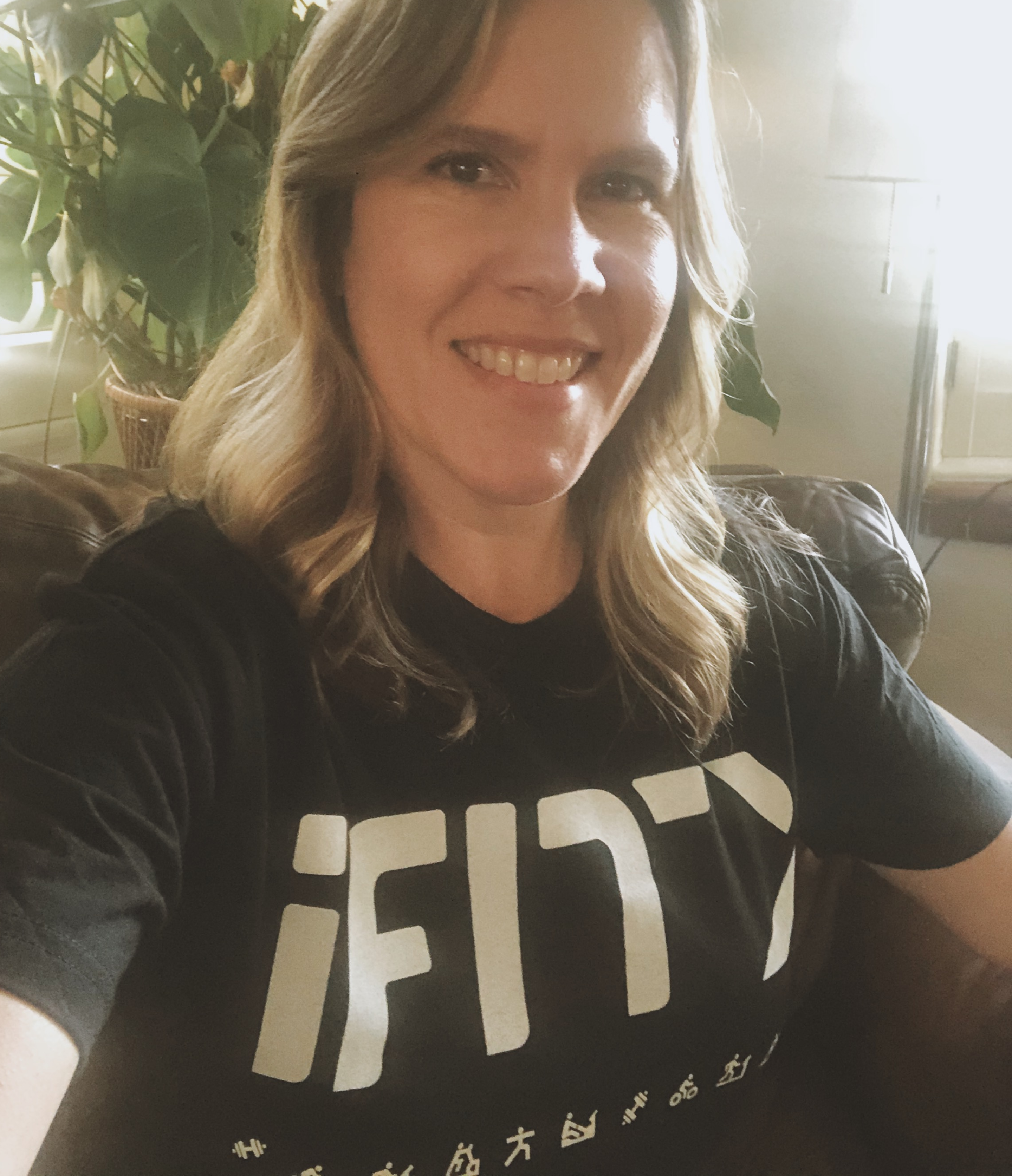 iFit Member Amy Smith reps her 100 Workouts Milestone t-shirt iFit Member Amy Smith