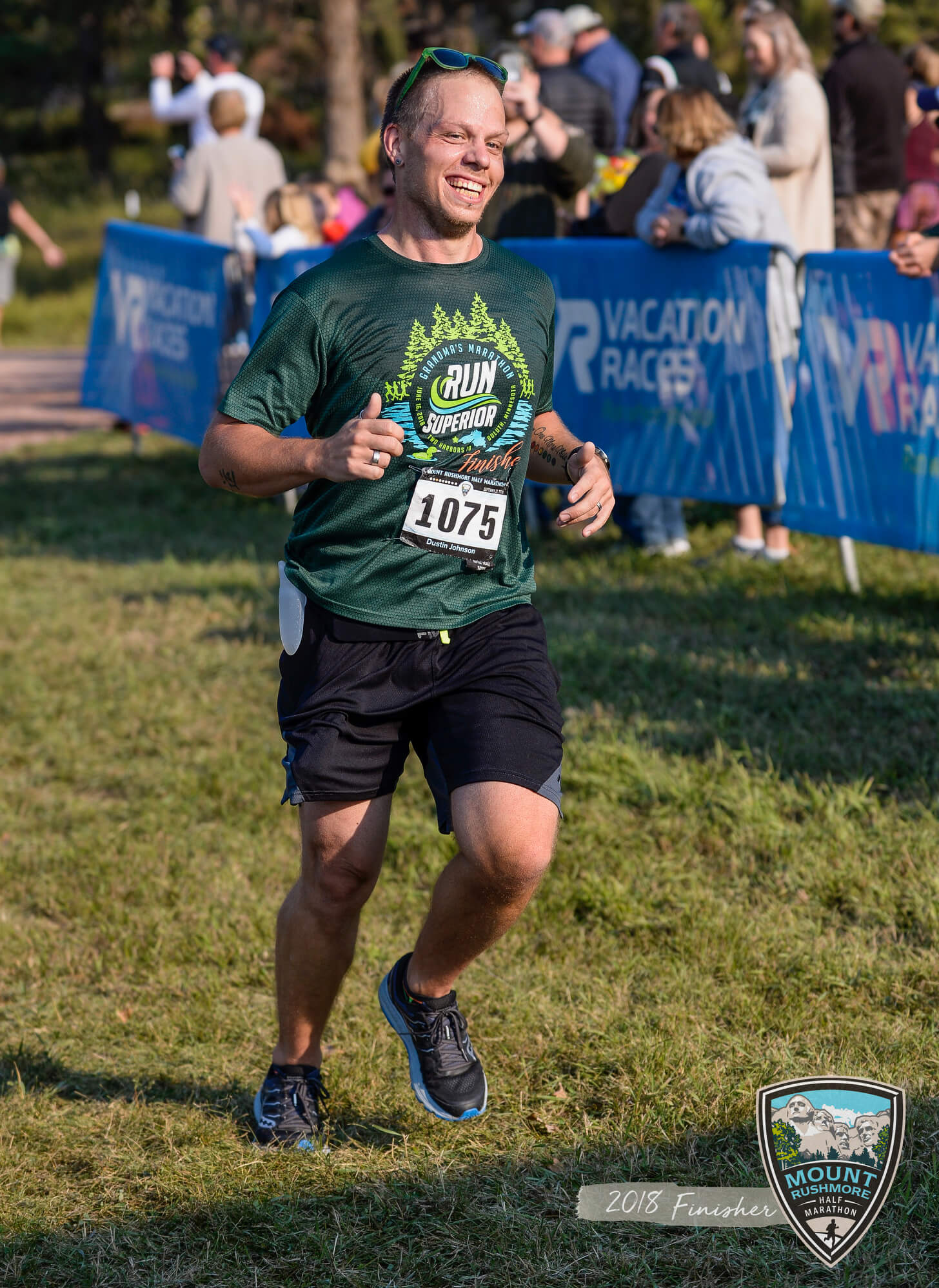 iFIT member Dustin Johnson runs a race iFIT member Dustin Johnson running