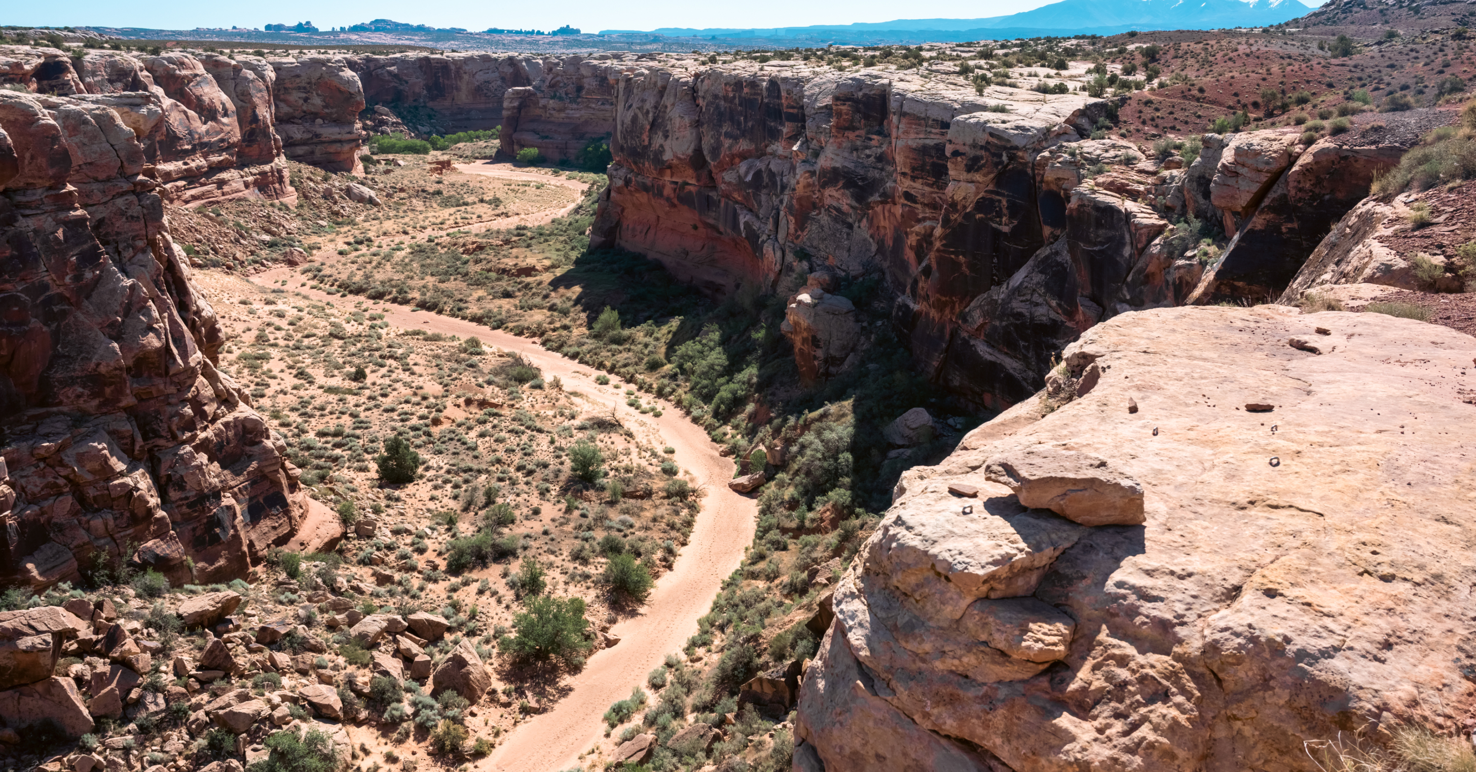 Explore the rugged canyon landscapes of Arches National Park through iFIT's progressive bike challenge, designed to build cycling endurance and confidence.