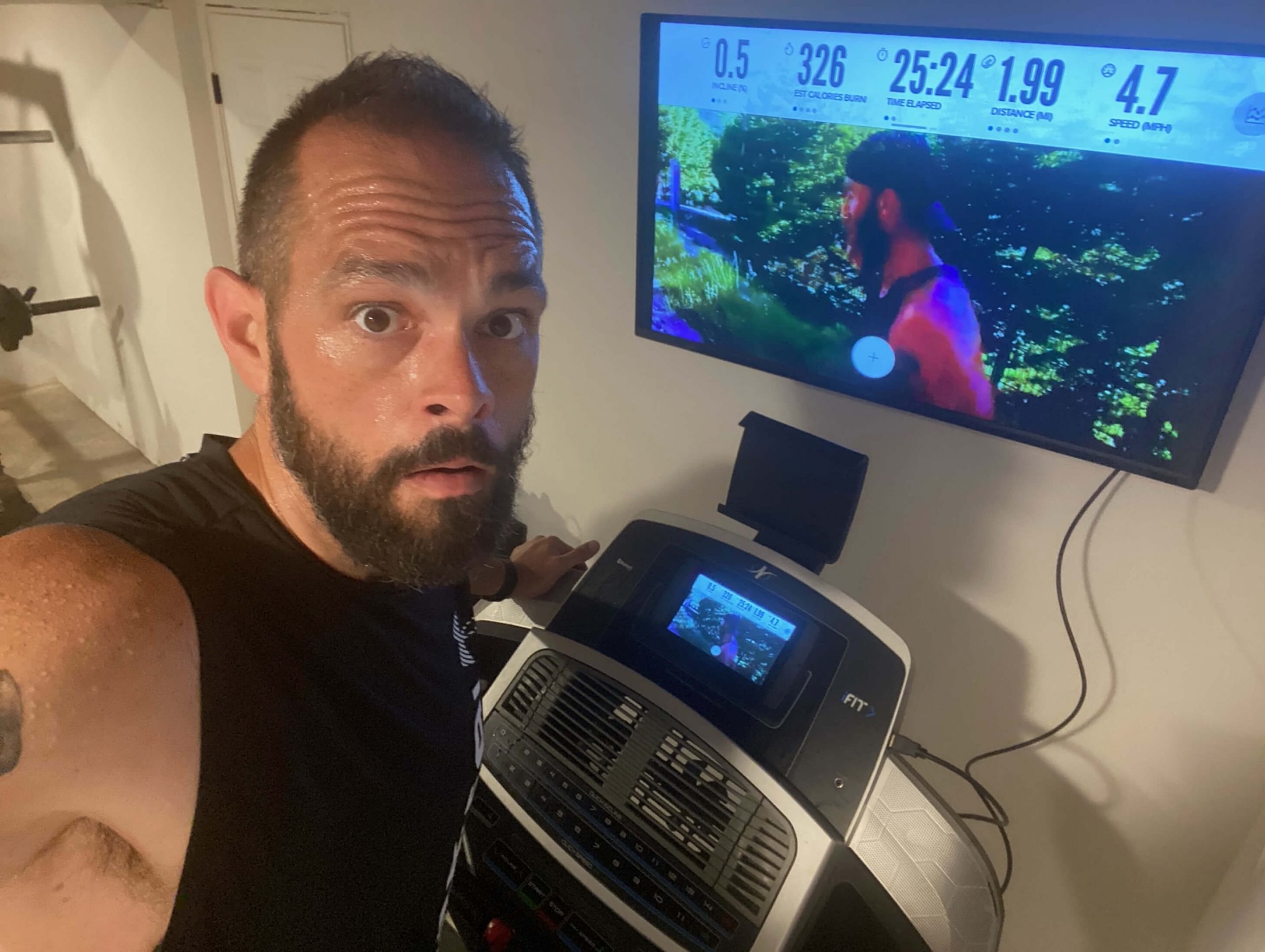 iFIT Member Jason Ash completes a running workout iFIT Member Jason Ash does a running workout