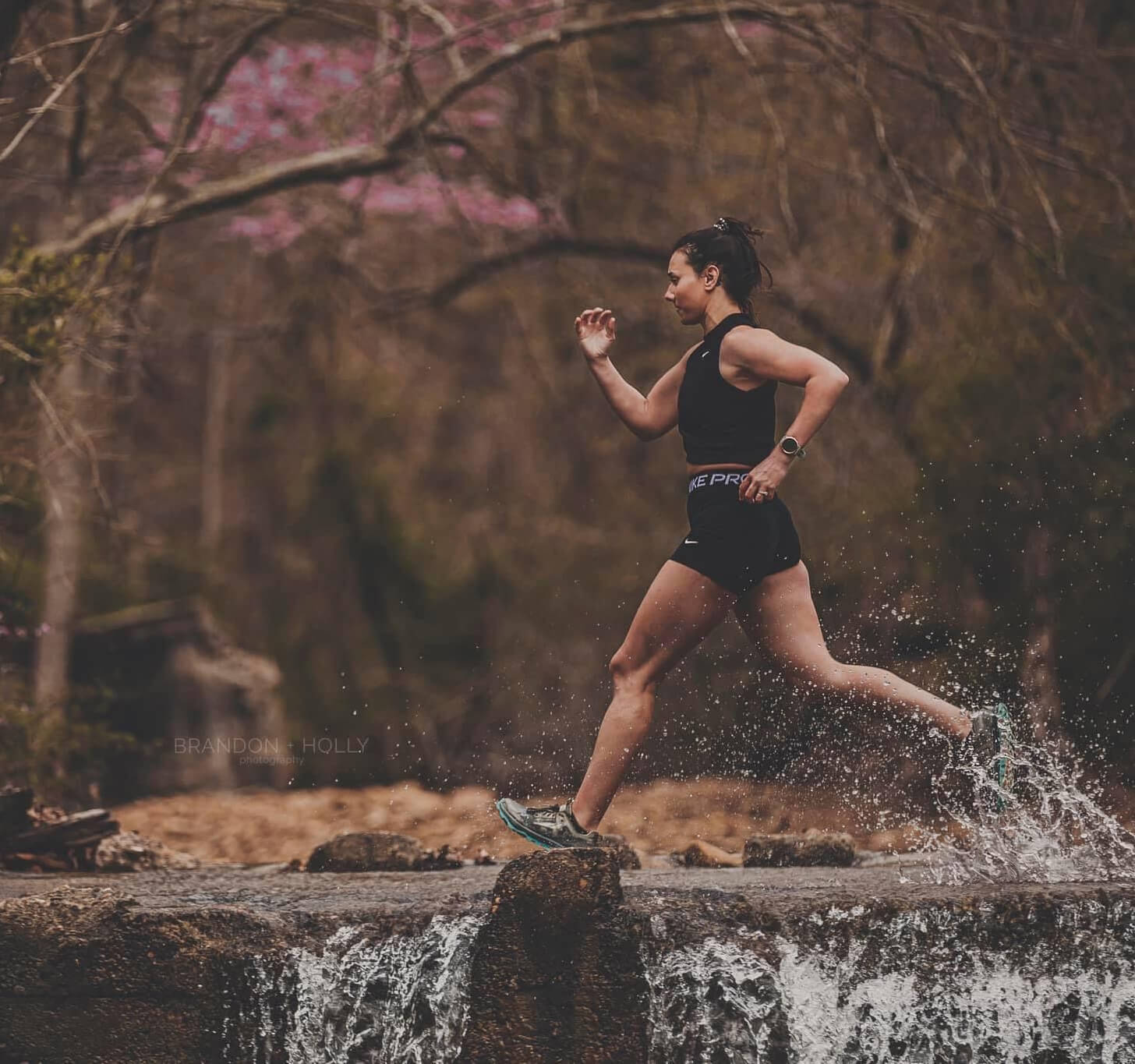 iFIT Member Breanna Maurer does a running workout iFIT Member Breanna Maurer does a running class