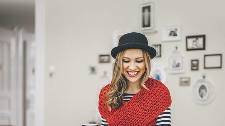iStock-501364016_Frau_Rot.jpg