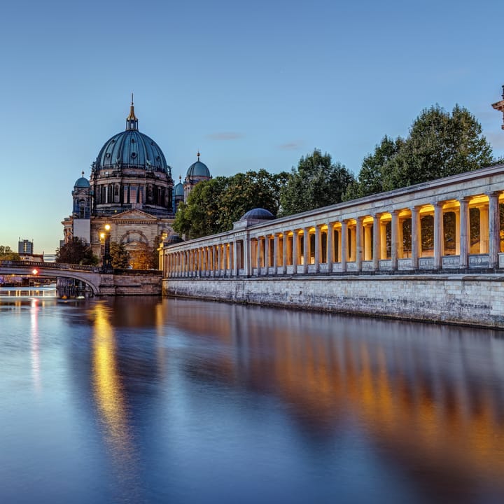 Berlin_shutterstock_2528745435