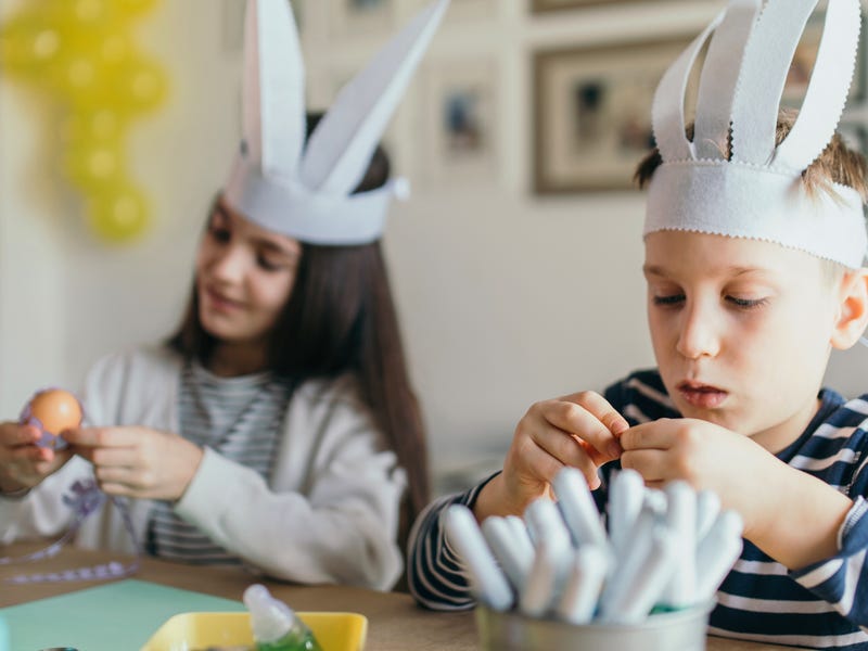 Kinder basteln Osterdekoration
