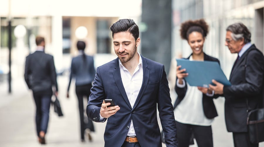 Mann auf dem Weg ins Berlitz Center