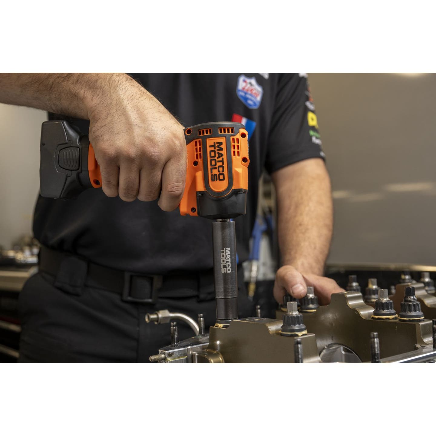 16V CORDLESS INFINIUM™ 1/2" DRIVE STUBBY IMPACT WRENCH - ORANGE