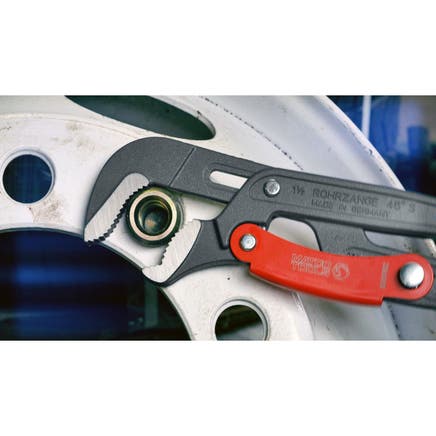 KNIPEX 22" SWEDISH PIPE WRENCH WITH QUICK ADJUSTMENT