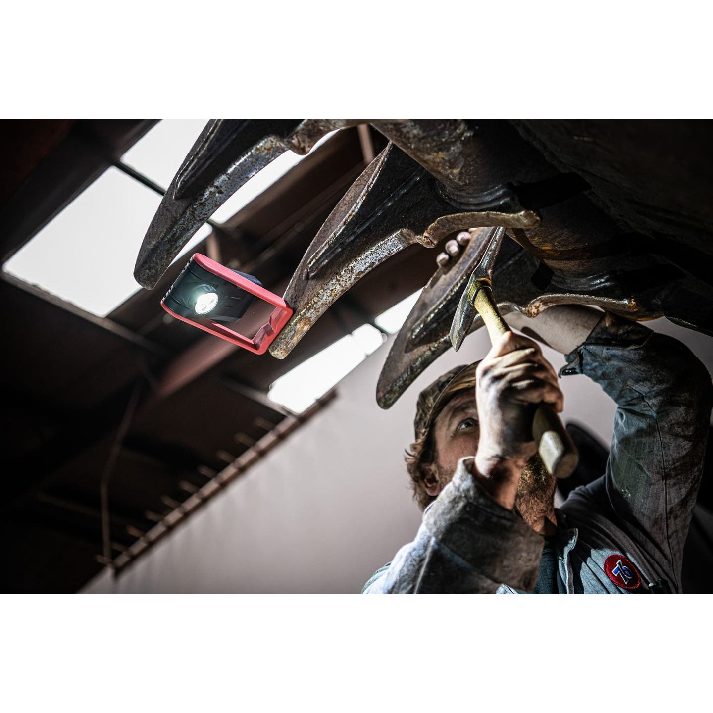 PM200 BATTERY POWERED WORK LIGHT