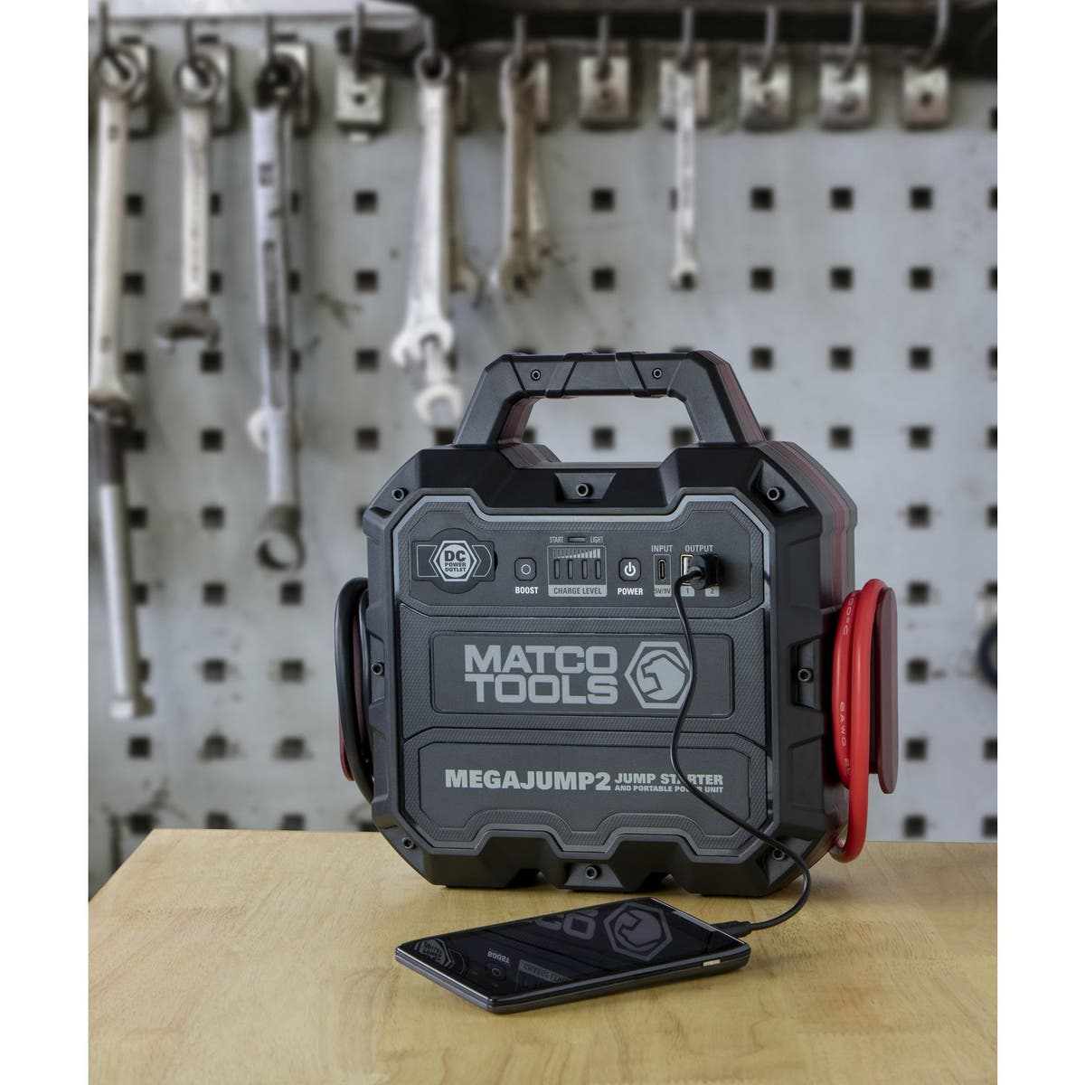 LITHIUM POWERED JUMP STARTER MEGAJUMP2A Matco Tools