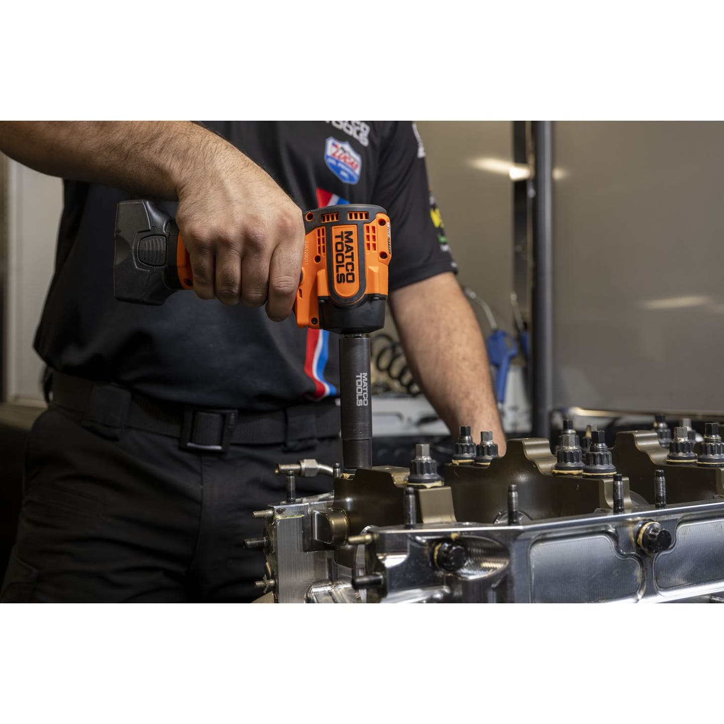 16V CORDLESS INFINIUM™ 1/2" DRIVE STUBBY IMPACT WRENCH - ORANGE