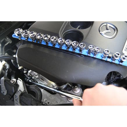 19 PIECE 3/8" AND 17MM DUAL DRIVE METRIC 6 POINT LOW PROFILE SOCKET SET