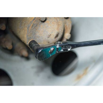 3/8" DRIVE 18-1/2" EIGHTY8 TOOTH LOCKING FLEX RATCHET WITH ERGO HANDLE - GREEN