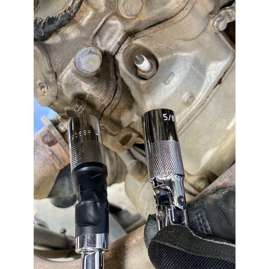 3/8'' DRIVE 14MM METRIC 6 POINT 31/2'' LONG SPRING LOADED UNIVERSAL