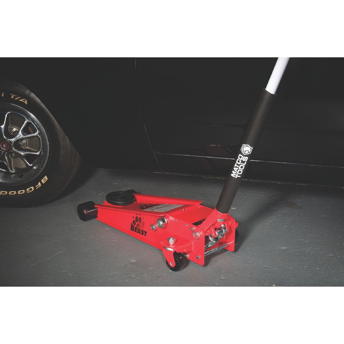 3.5 TON FLOOR JACK MFJ354P Matco Tools