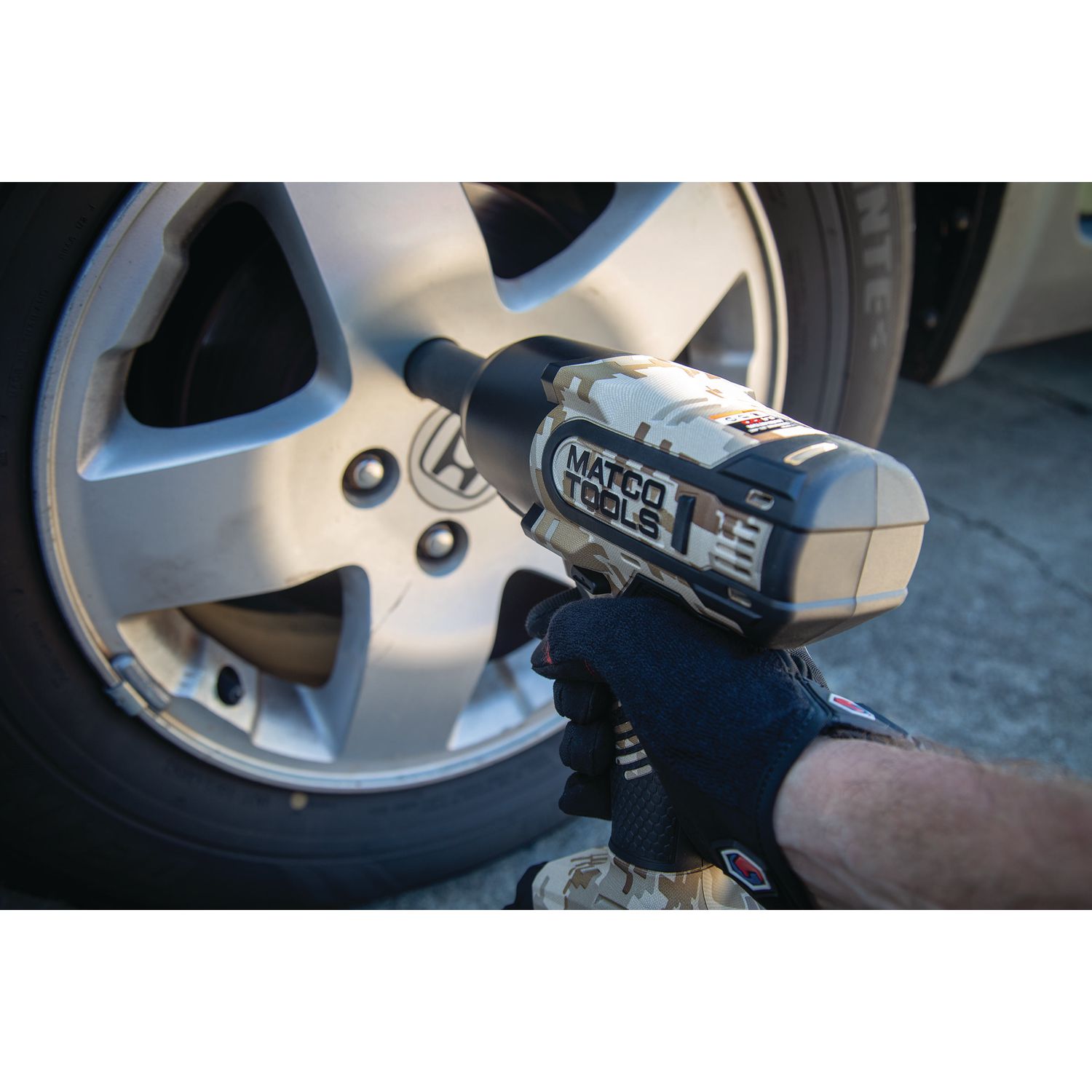 20V+ CORDLESS INFINIUM™ 1/2 DRIVE HIGH PERFORMANCE IMPACT WRENCH