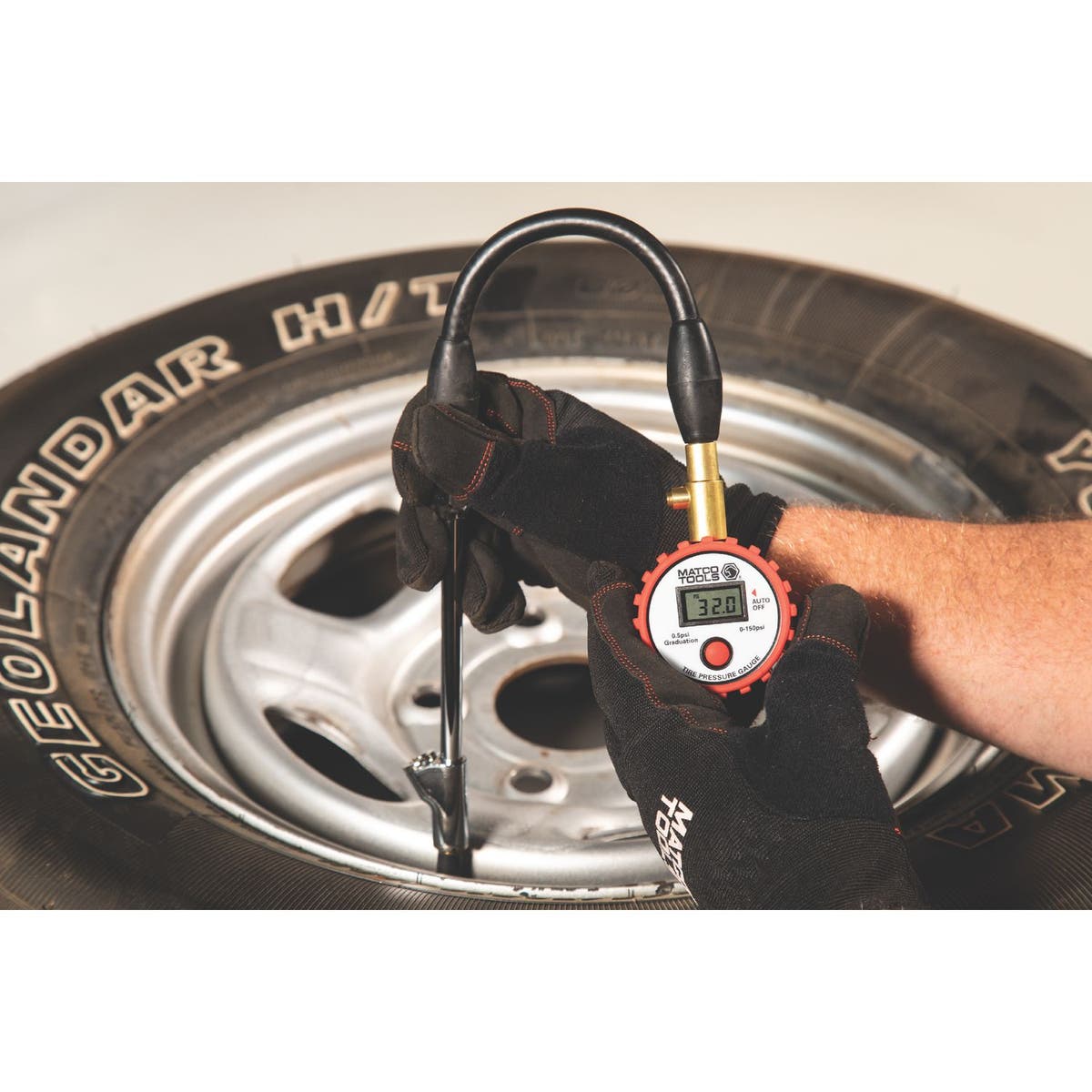 DIGITAL PRESSURE GAUGE WITH HOSE DT150 Matco Tools