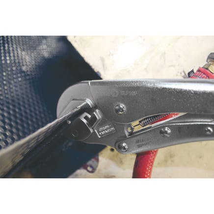 10" LOCKING PLIERS WITH FLOATING LOWER JAW