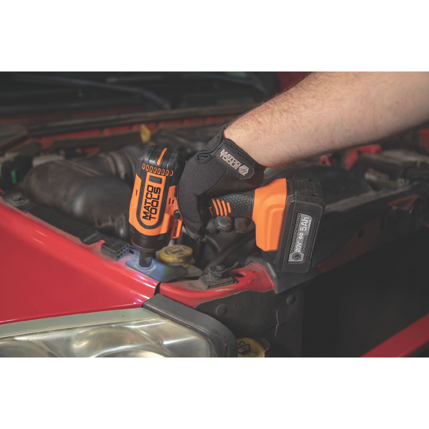 18V/14V CORDLESS INFINIUM™ CHARGER MCL1840CHRG