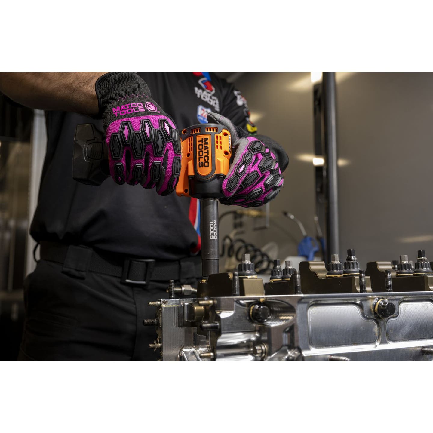 16V CORDLESS INFINIUM™ 1/2" DRIVE STUBBY IMPACT WRENCH - ORANGE