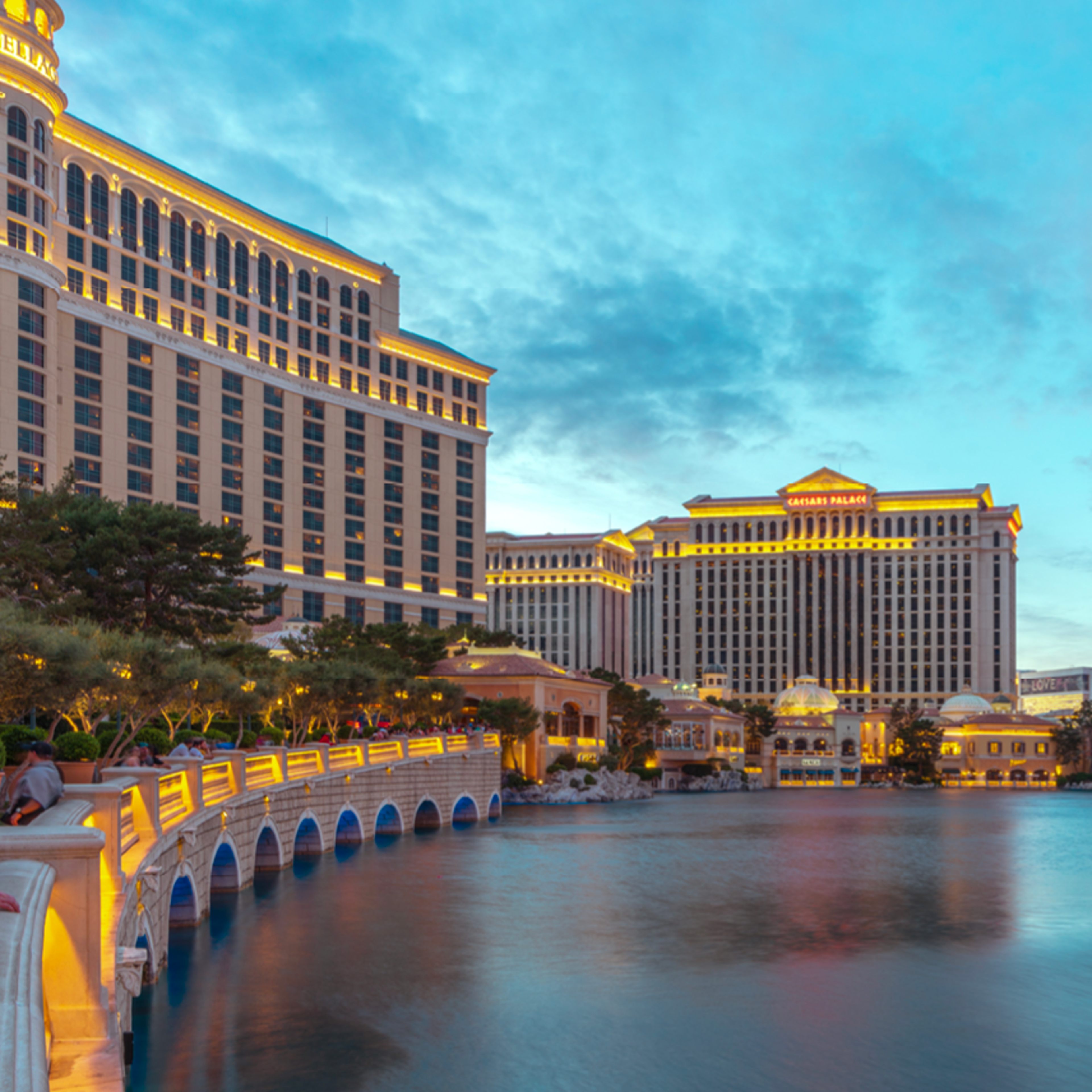 Las Vegas, Caesers Palace and Bellagio Fountain
