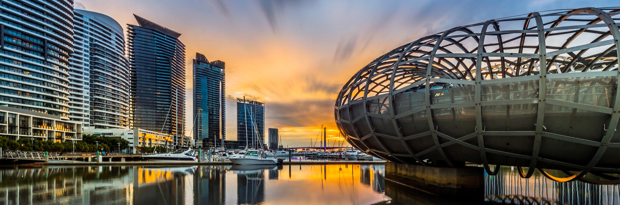 Melbourne, Water and Large Buildings