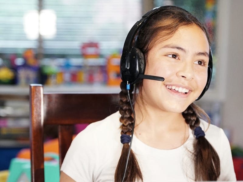 A kid learning no school language program