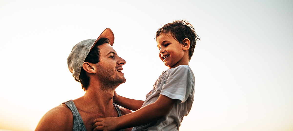 Man tells his son he is beautiful in Spanish.