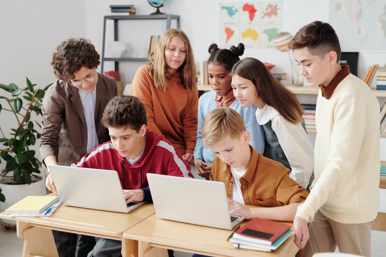 A teacher teaching diversity in classrooms with diverse students