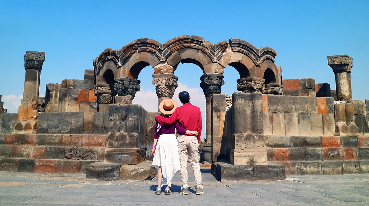 Couple discover that linguistics can help you learn a foreign language.